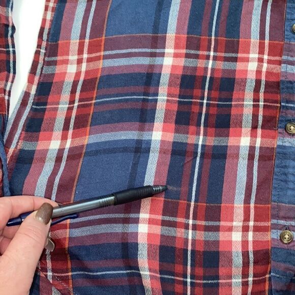 American Eagle plaid button down shirt - Picture 4 of 9